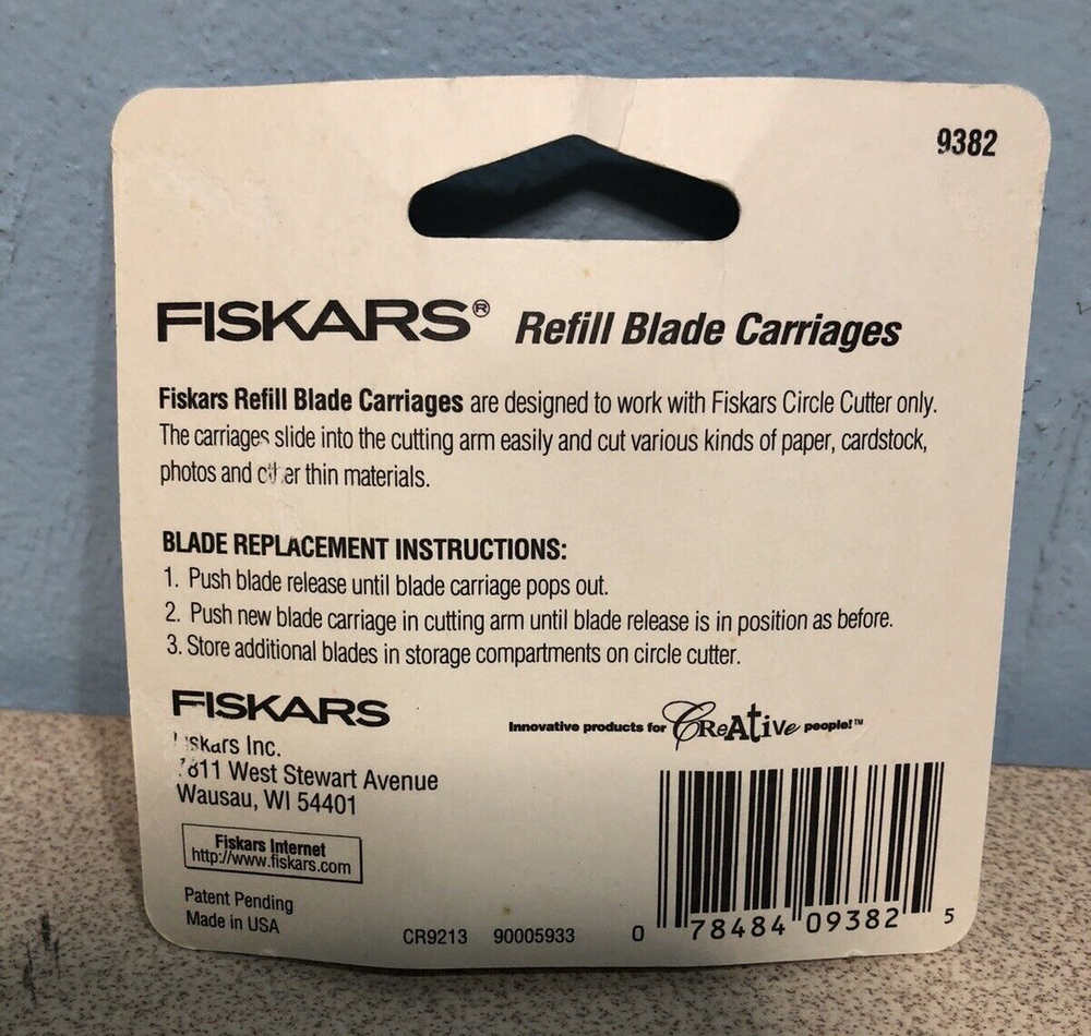 Fiskars Circle Cutter Tool Cuts Perfect Circle New 2 Blades With 2 Extra Blades