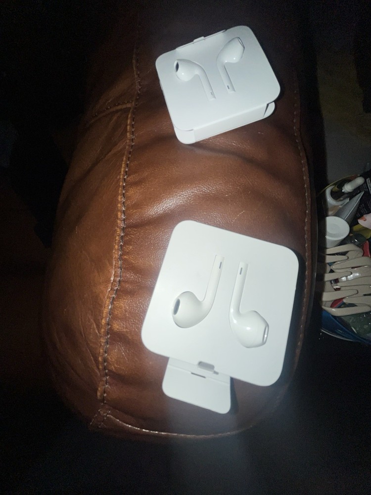 Apple EarPods White Lightning Connector In-Ear