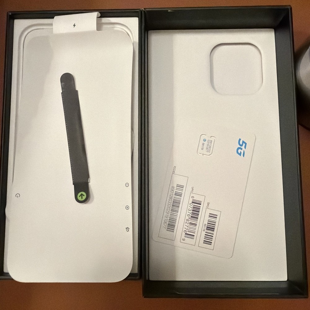 *EMPTY BOX ONLY* Apple iPhone 13 Pro Max - 256GB - Graphite Box