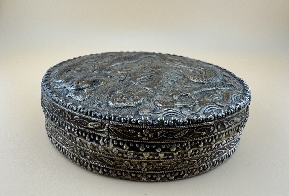 Antique Silver Vanity Face Puff Powder Box Compact Case with Mirror