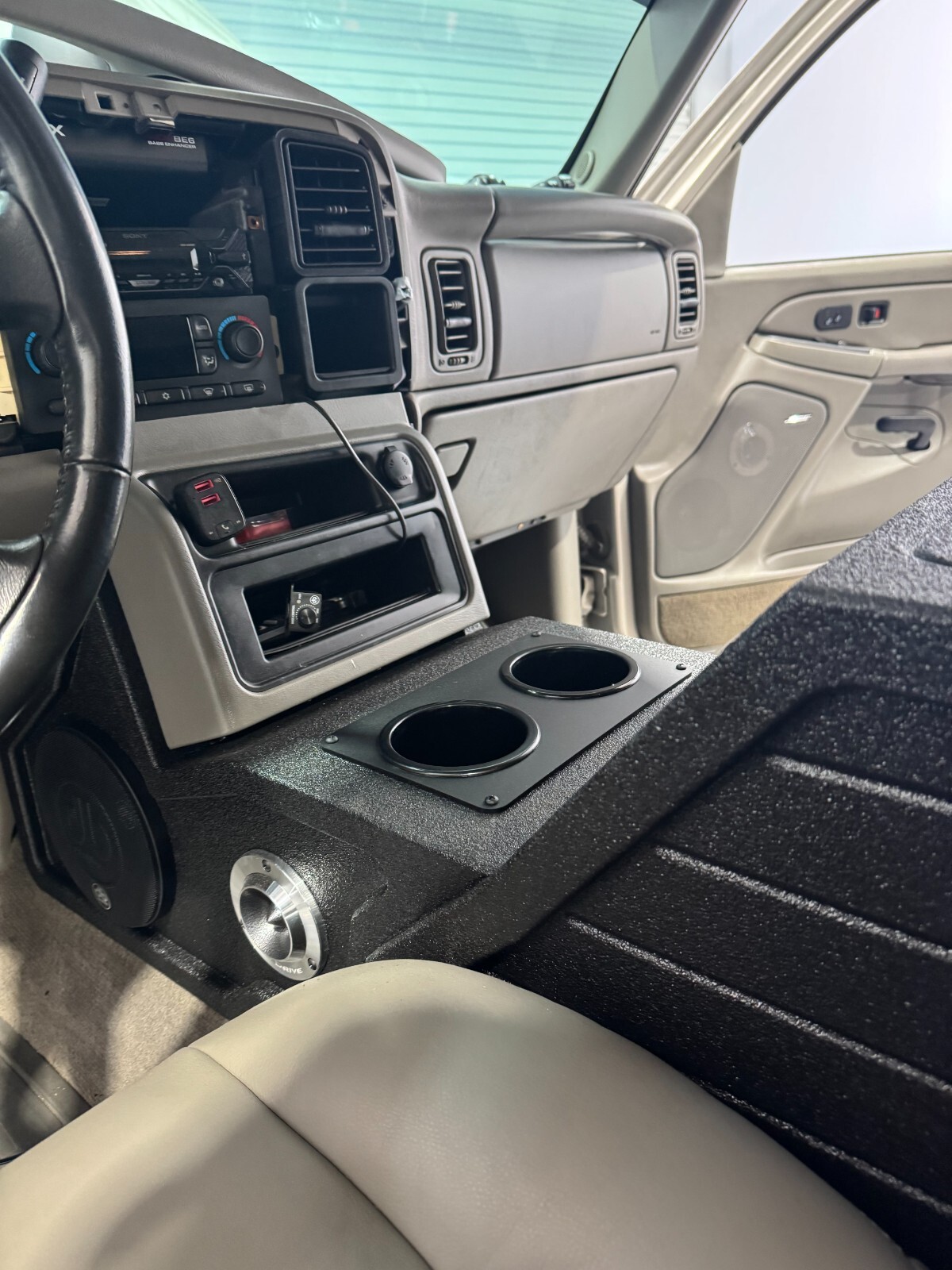 Chevy Silverado Gmc Sierra 03-06 Center Console Subwoofer Box For 1x12