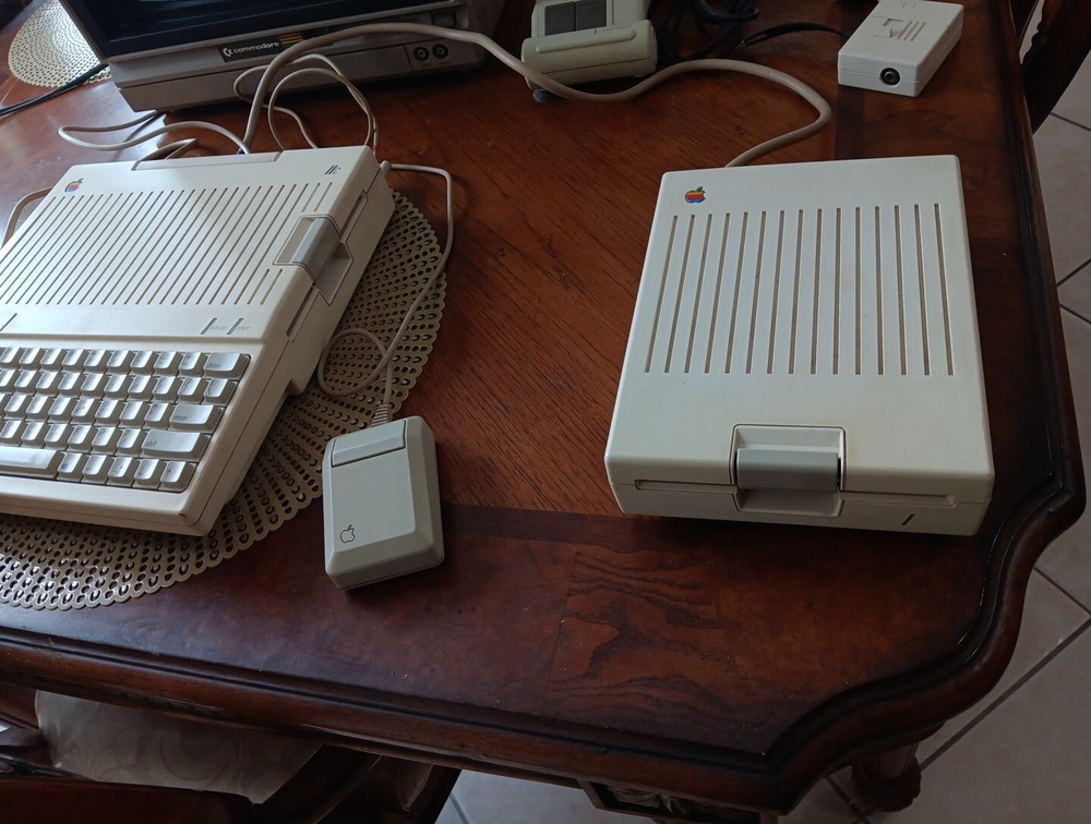 Vintage Apple IIc 2c A2S4100 - Computer and Power Supply Plus Extras Mouse, Disk