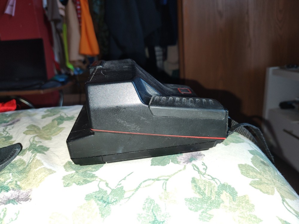 Polaroid Impulse SE Camera