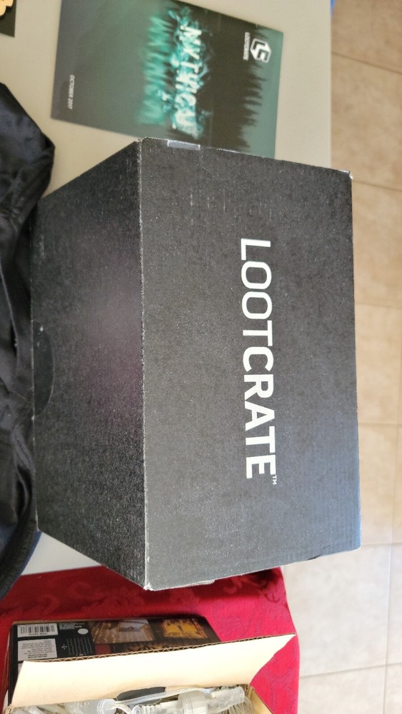 Loot Crate MYTHICAL Crate 2017- L Tee Shirt complete