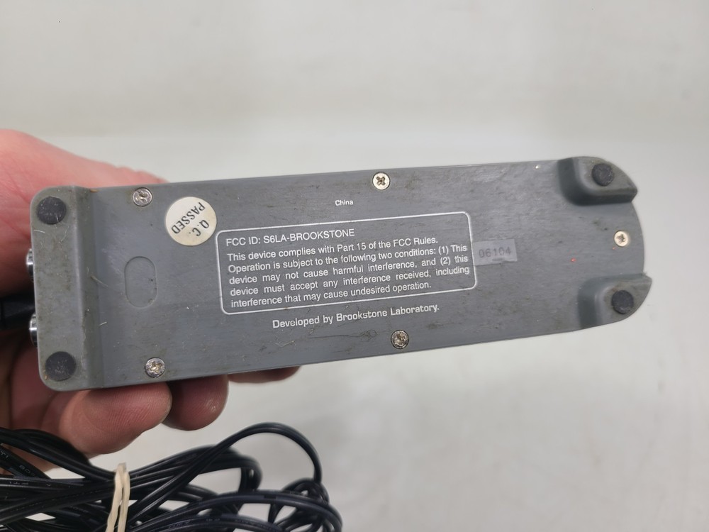 Brookstone S6LA Wireless Speaker Transmitter w/ Power Adapter (TESTED)