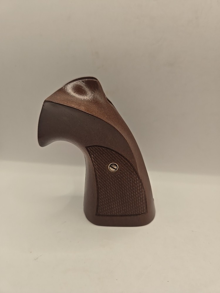 Sile Colt Python Checkered Walnut Thumbrest LG Target Grips. SIL70TR. EXCELLENT.