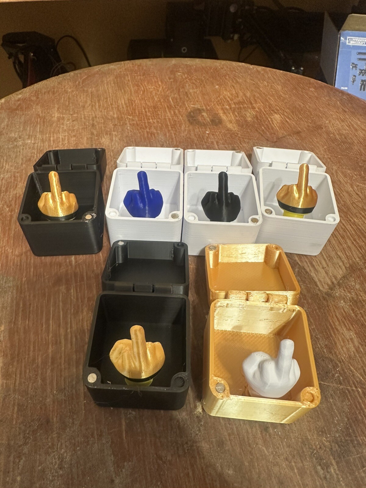 Middle Finger In A Box Funny Surprise Prank Spoof Hand Pop up Box Gift Adults US