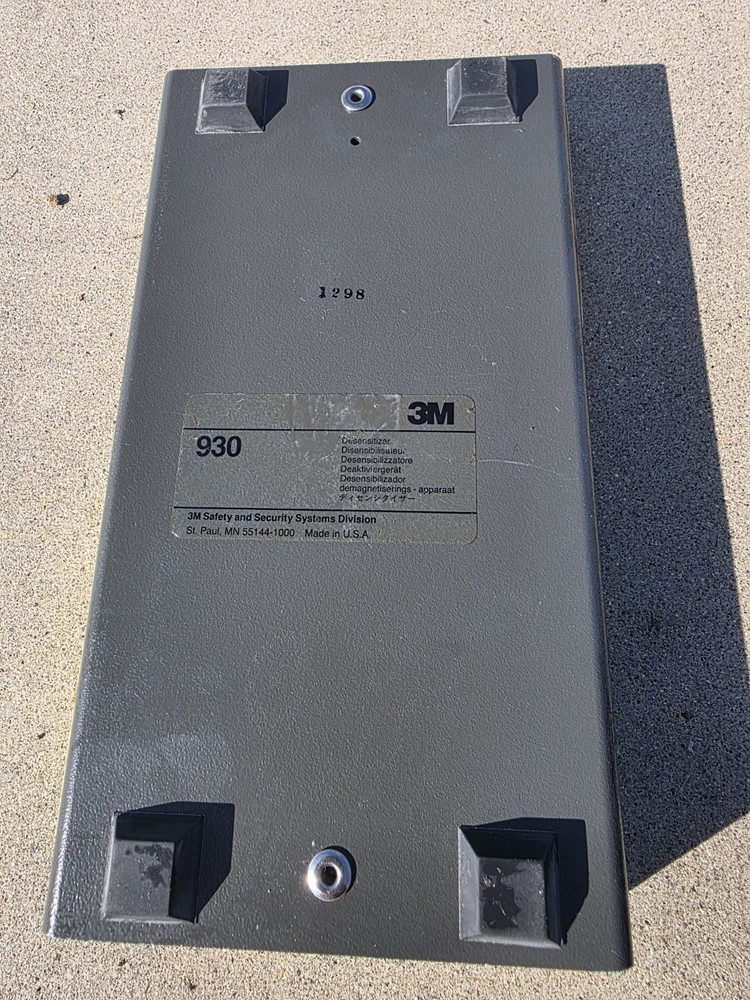 3M ELECTROMAGNETIC DESENSITIZER MODEL 930 Library Security Equipment