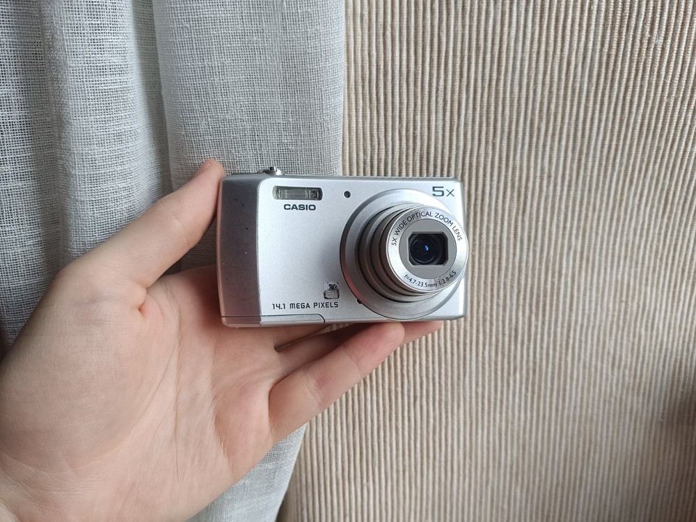 🔥Casio QV-R200 Silver 14.2MP digital compact camera🔥WORKing FULL Set🔥