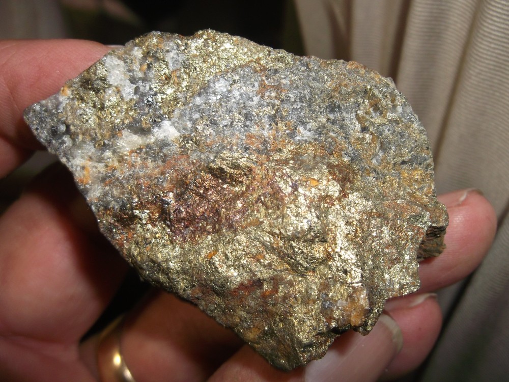 Gold, silver, copper, 84 grams samples ,ore high grade .