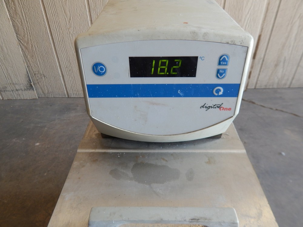 THERMO NESLAB DIGITAL ONE RECIRCULATING CHILLER (#3506)
