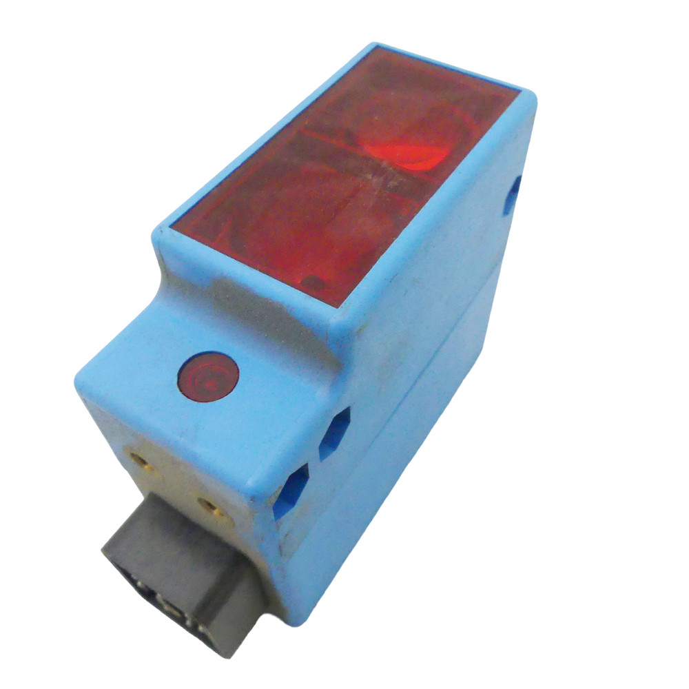 SICK WT36-R710 retro-reflective light sensor -used-