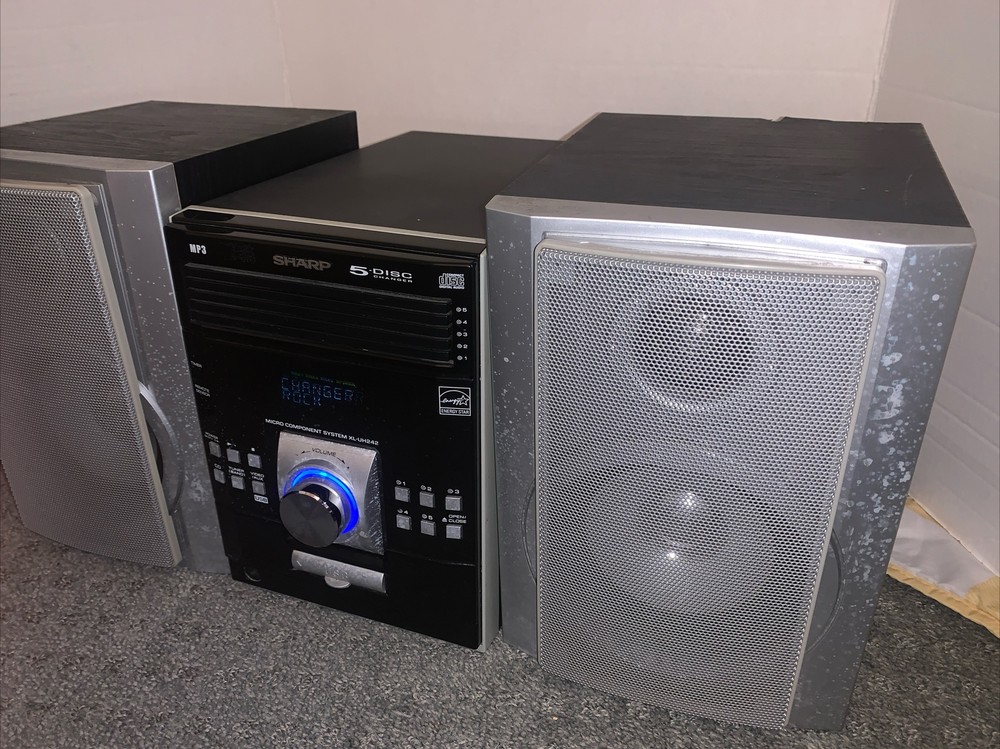 Sharp Mini Stereo System 5 CD Player / MP3 / Video / Aux / USB Model XL-UH242