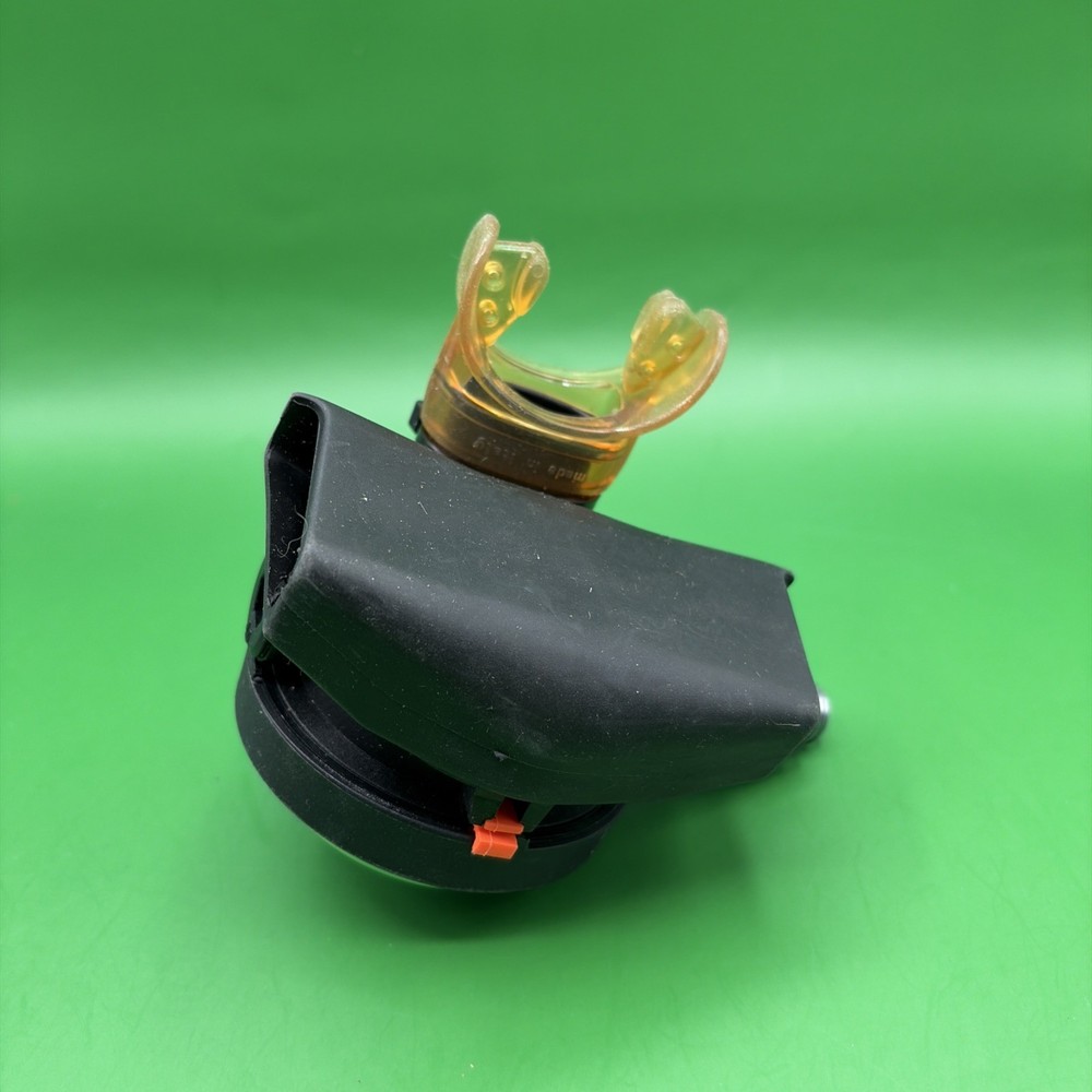 Mares Beta scuba diving octopus second stage regulator Italy