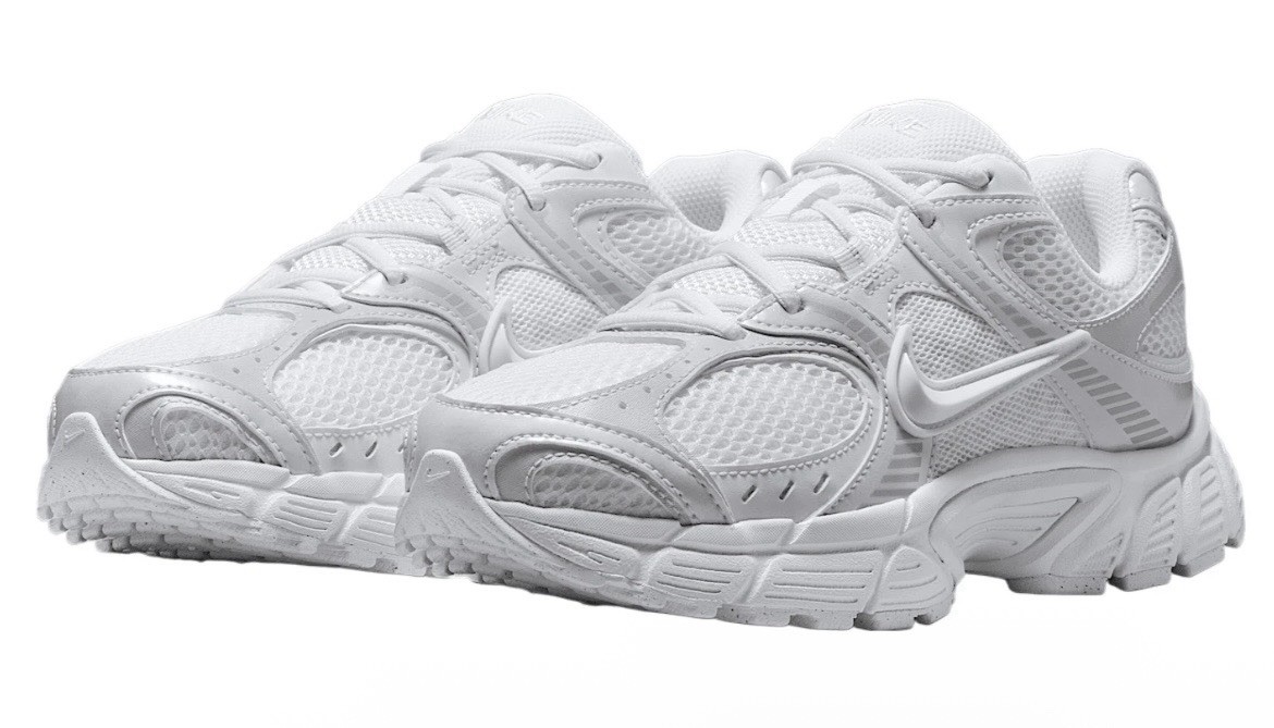 Nike V5 RNR White Black Metallic Silver HQ7901-101 Women's Sneakers Size NEW