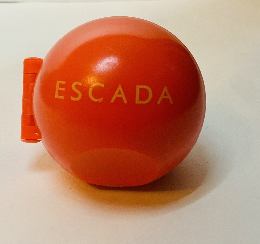 Escada speakers