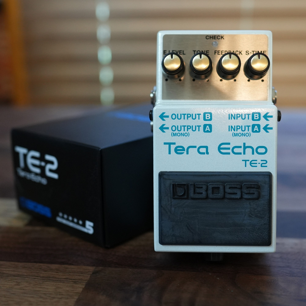 BOSS TE-2 Tera Echo Guitar Effects Pedal
