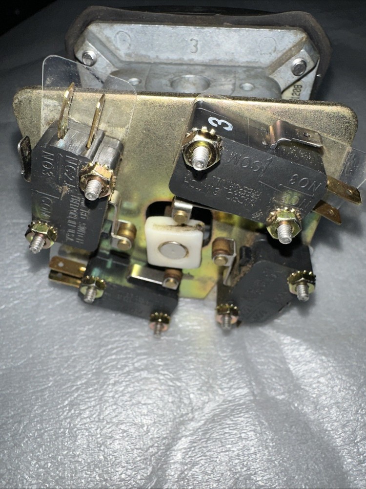 OEM CONTROLS BJS5M9371 ELECTRONIC JOYSTICK CONTROLLER 4 WAY