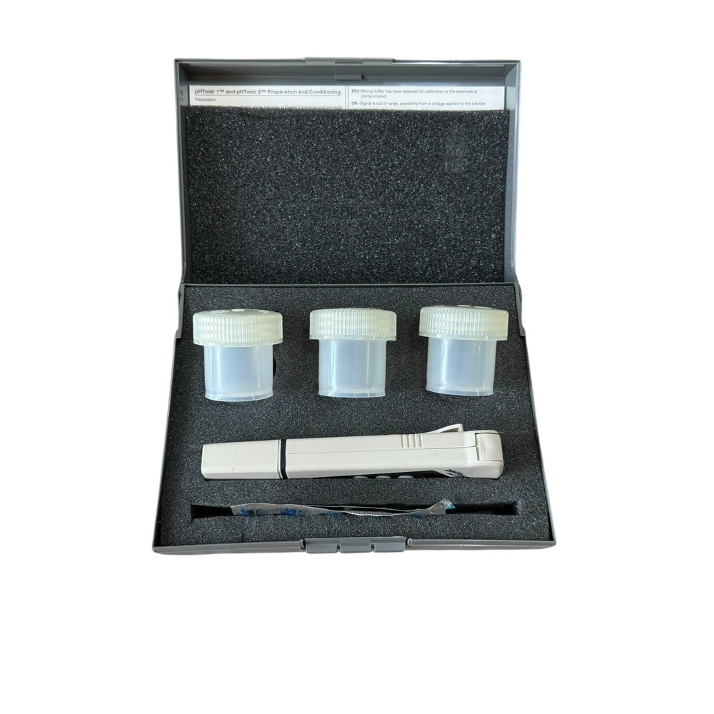 OAKTON pH TESTR 2 35624-20 MICROPROCESSOR BASED POCKET pH TESTER W/ ATC w/ Case