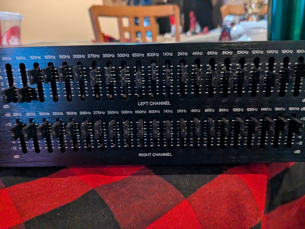 Rockville REQ42B Rack Mount Band Equalizer - Black