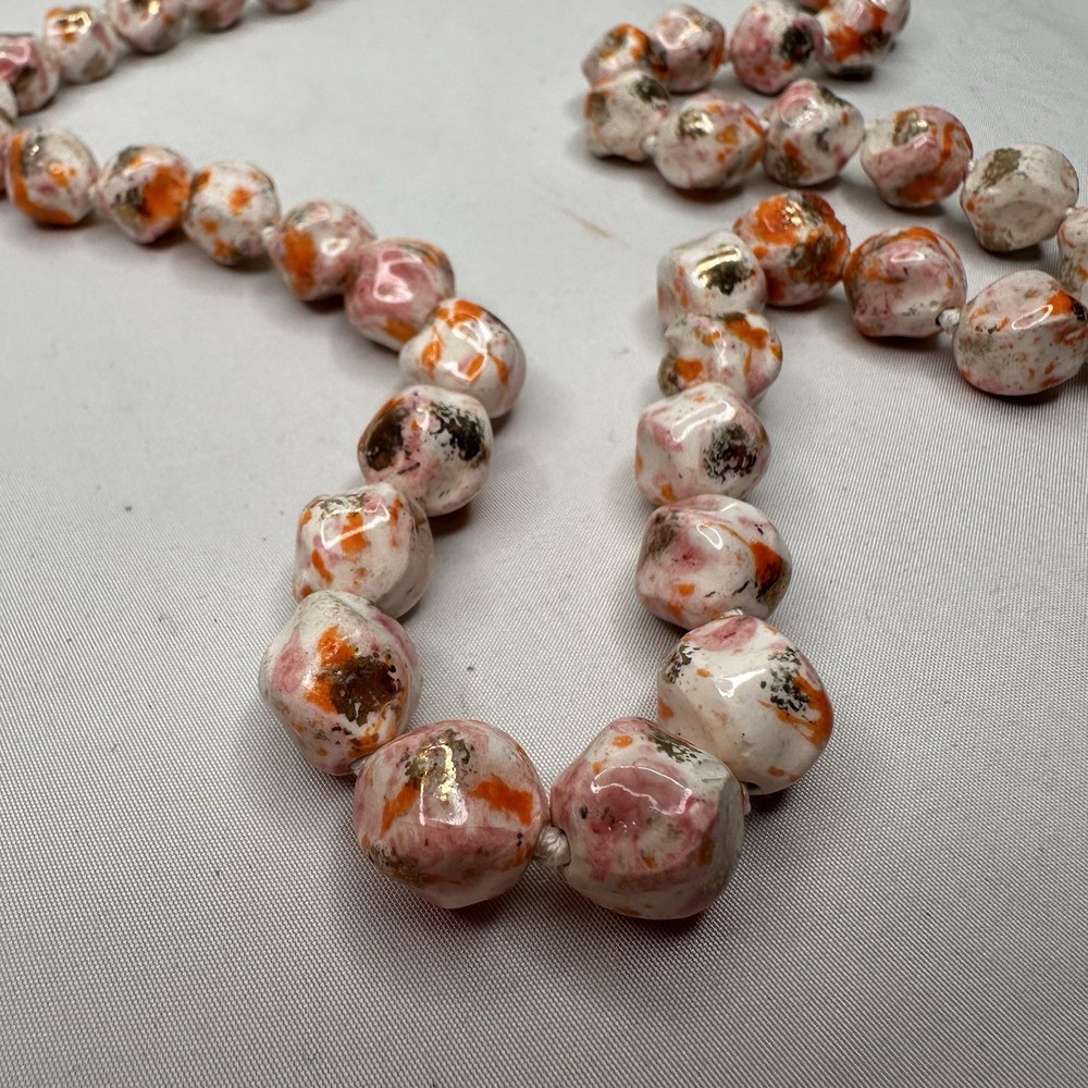 Speckled Glass Beaded Necklace