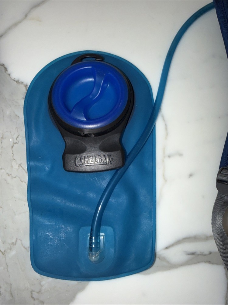 Camelback YOUTH Skeeter Hydration Backpack w/ Bladder (needs bite piece)