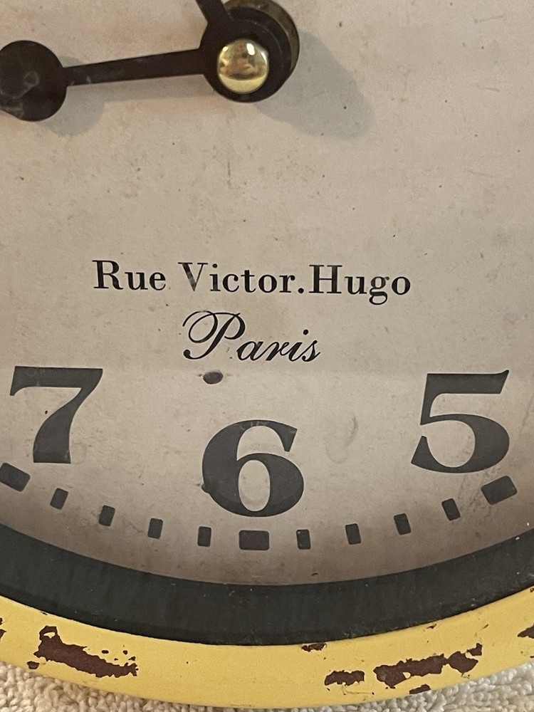 Clock - Distressed - Yellow - Quartz - Working. Clement Audietn