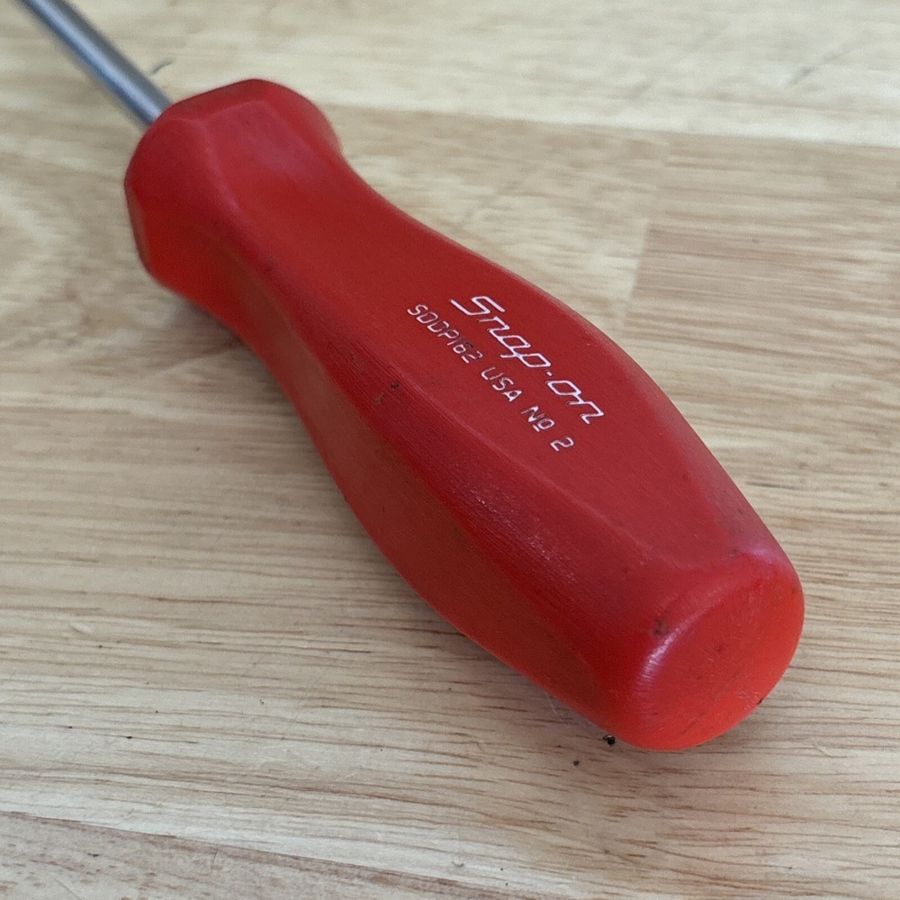 Snap On Tools No. 2 Phillips Head Screwdriver Red Hard Handle SDDP162