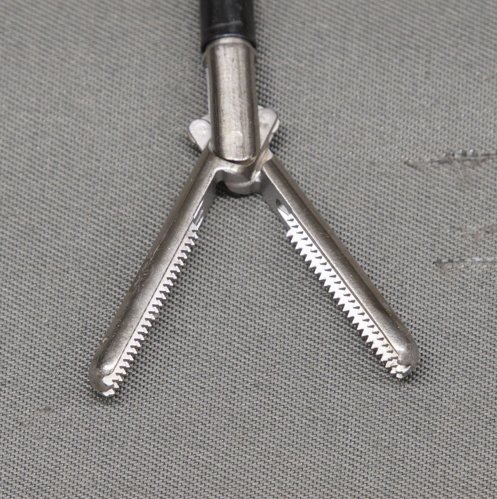 Mueller LA8239 Bowel Grasper (R1)