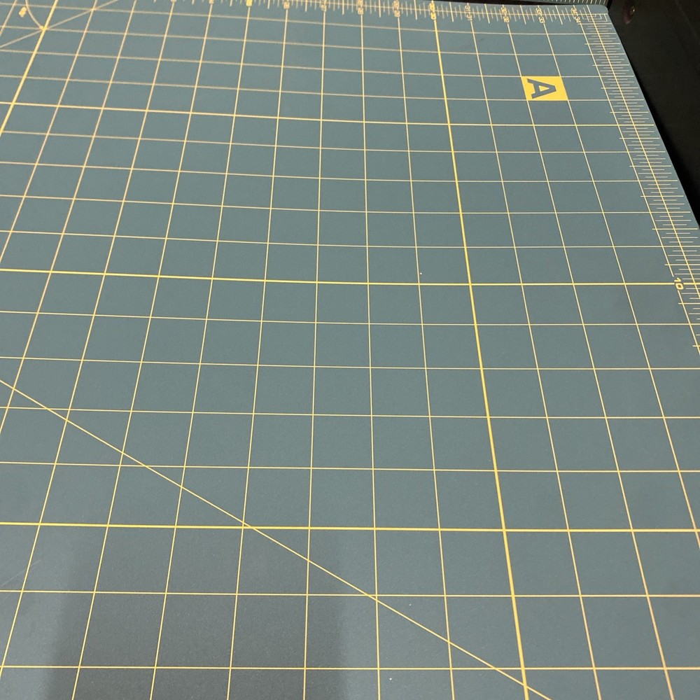 OLFA Continuous Grid Rotary Mat Set 3 Assorted Mats W Clips & Box Lightly Used