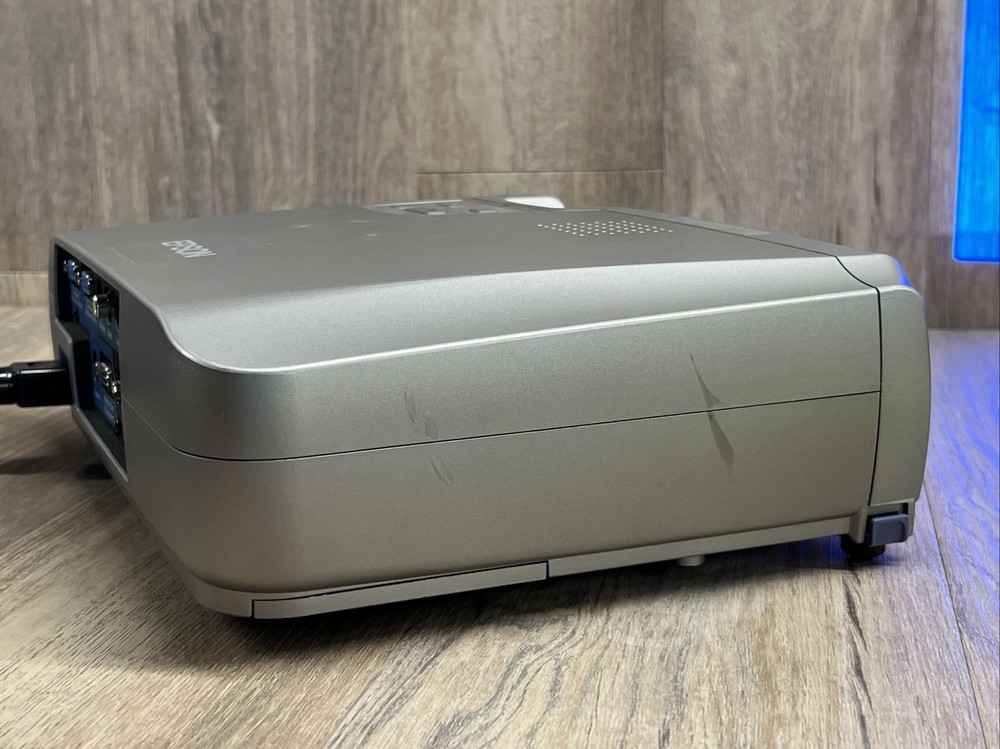 Epson PowerLite 54C 3 LCD Projector & Case EMP-54 Model