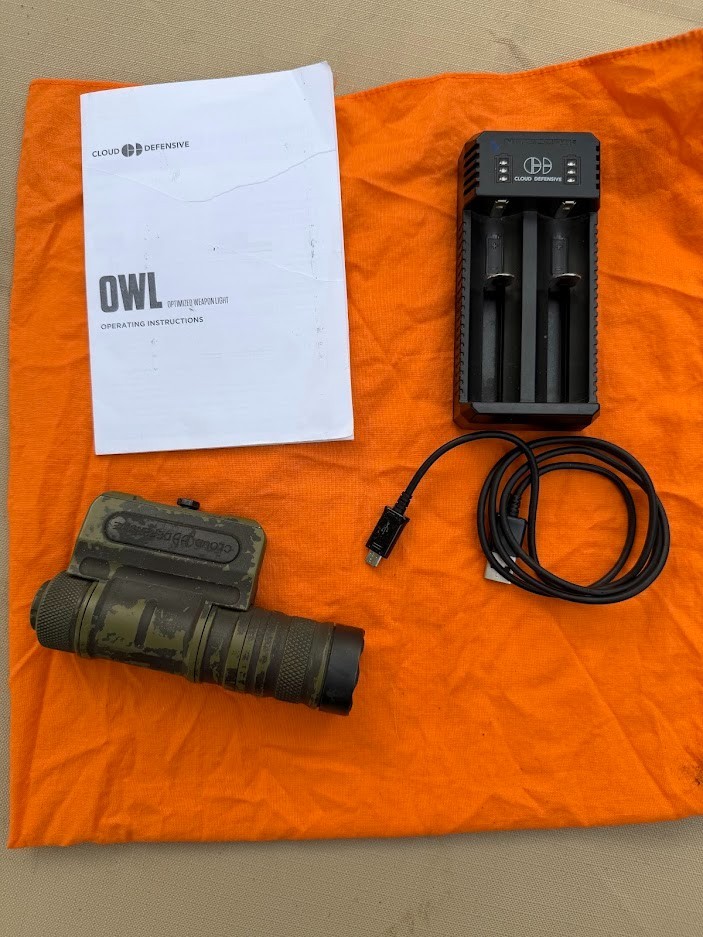 Cloud Defensive OWL With Charger