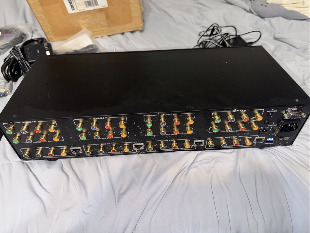 Xantech HD44C5 With Remote Receivers And Cables