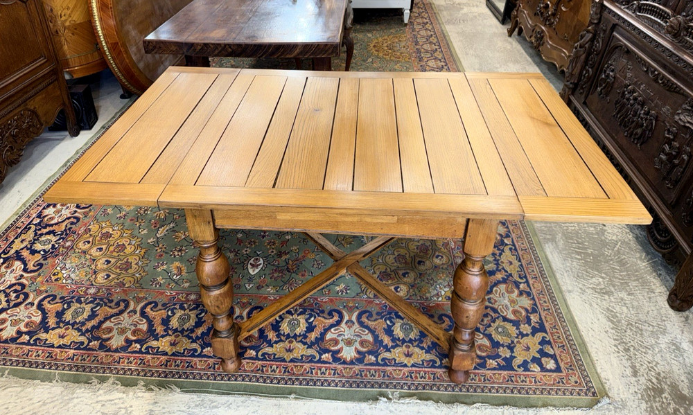 English Antique Oak Draw Leaf Table / Kitchen Table