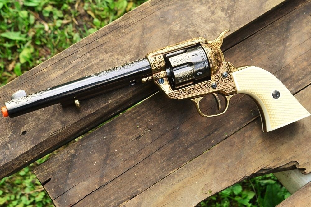 Colt Cavalry M1873 Single Action Army Peacemaker Revolver - 1873 - Denix Replica