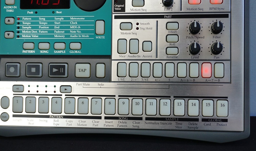 KORG Electribe ES-1 Rhythm Production Sampler & Sequencer W/ OG Box