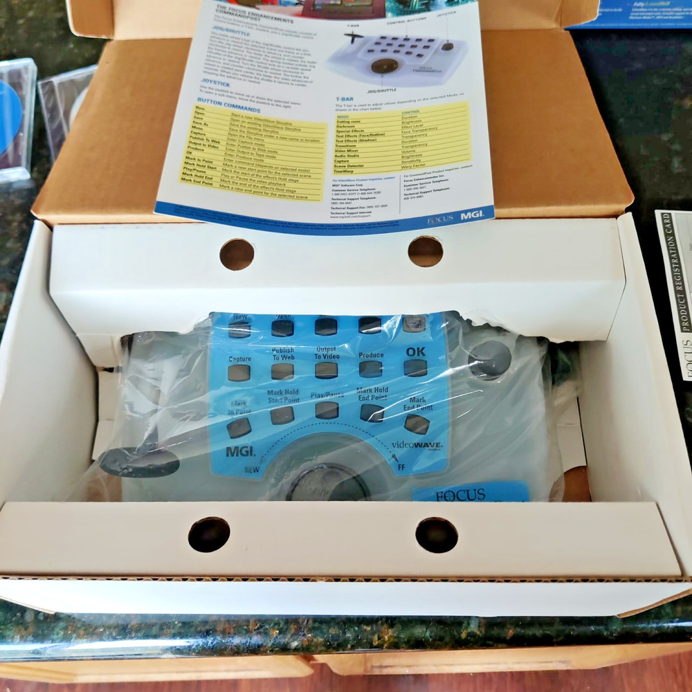 Vintage VIDEOWAVE COMMANDPOST PC & Web Video Editor Version 4.0 NEW