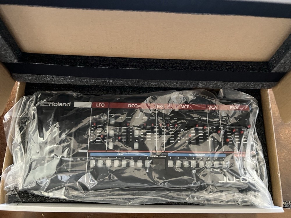Roland JU-06 Boutique Synth (With Box)