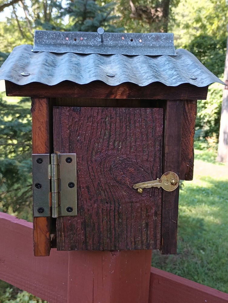 Rustic BIRDHOUSE made using salvaged and recycled material