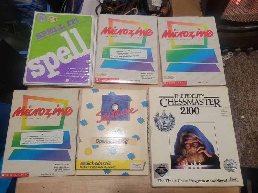 Apple II software Lot Chessmaster 2100, Microzines, Spell, Lot