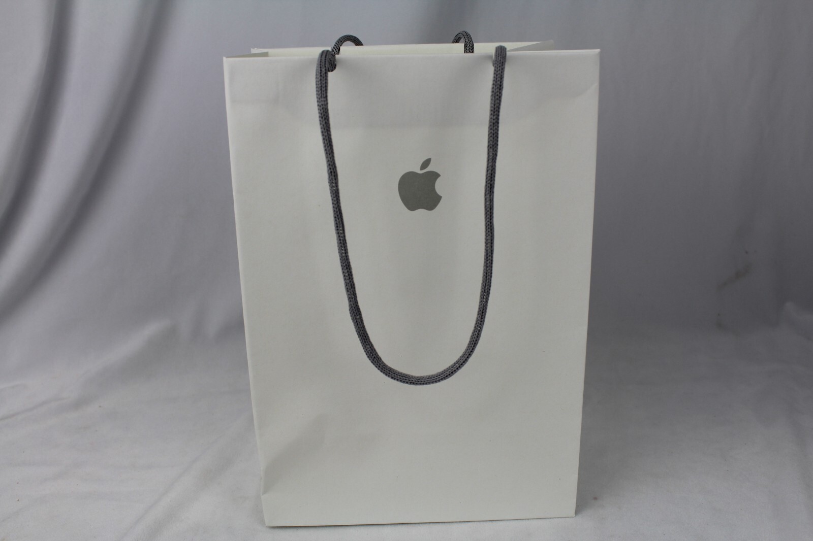 Lot of 2 Genuine Apple Store Logo White Gift Bags - 11" x 8" x 5"