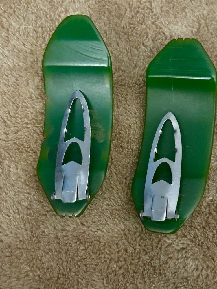 Bakelite clips pair!