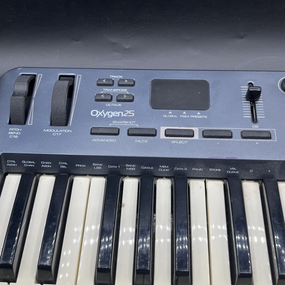 M-Audio Oxygen 25 (3rd Gen) USB Keyboard