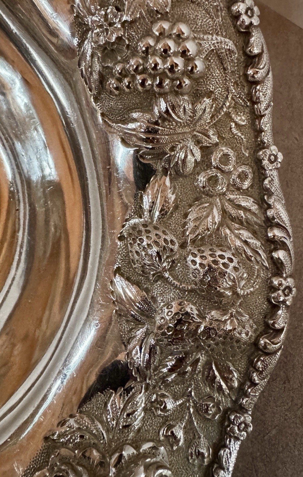 REPOUSSE LORING ANDREWS CO HAND CHASED STERLING 9 3/8" STRAWBERRY BOWL 11.1 OZT