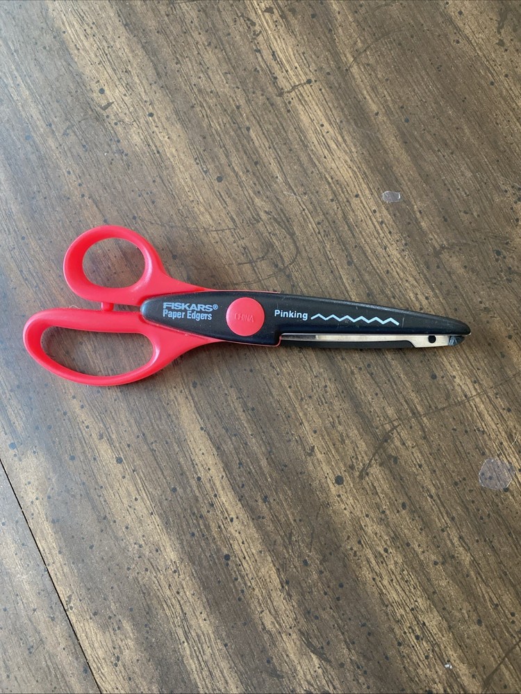 Fiskars Paper Edges Pinking Scissors