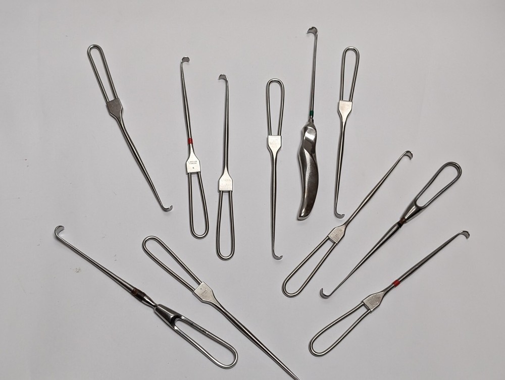 11 pcs. Assorted Retractor (USED).