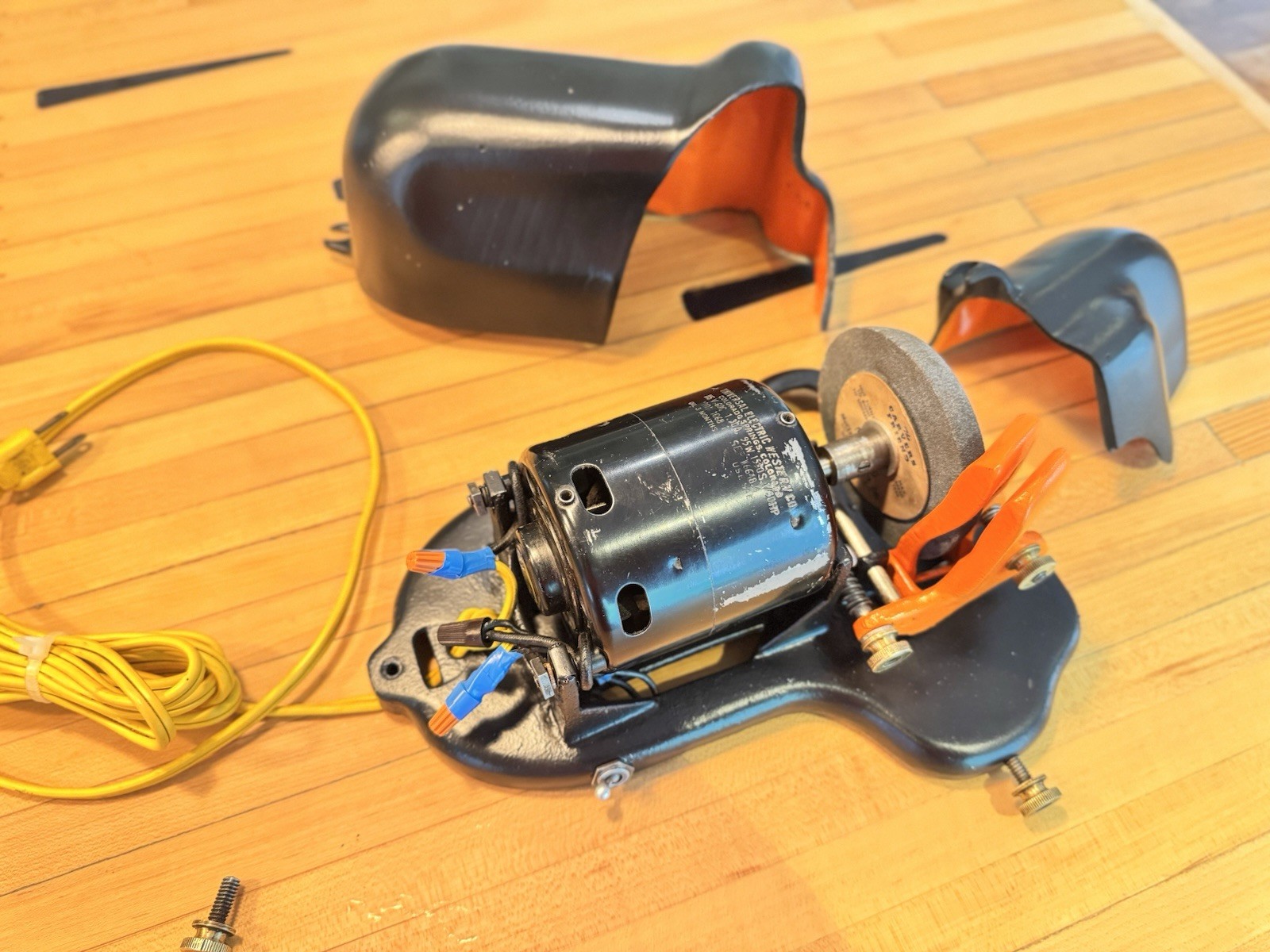 Knife Sharpener, The Carver's Friend Electric Motorized, Tested Works!