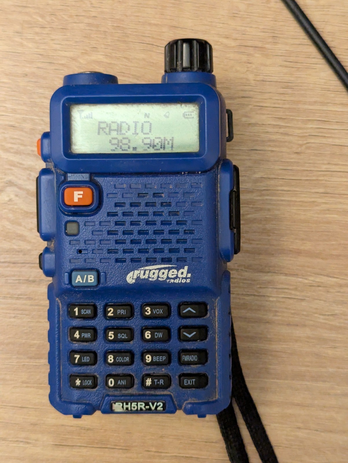 Rugged Radios / Baofeng RH5R-V2 handheld radio with 15 inch antenna TESTED