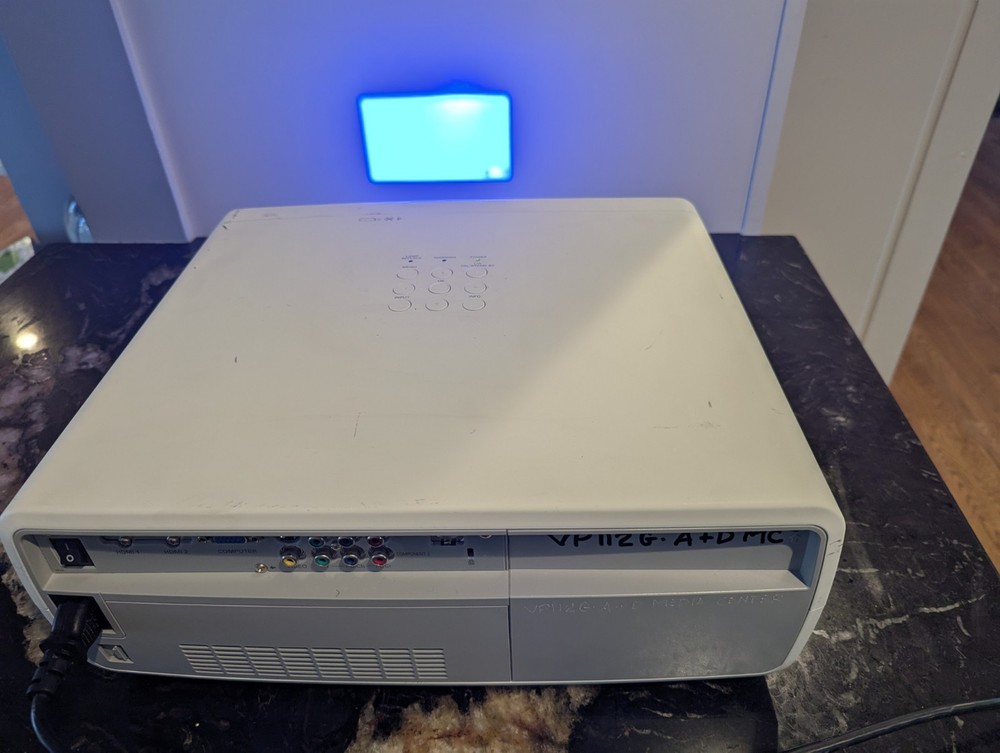 SANYO PLV-Z700 Projector (G9714862)