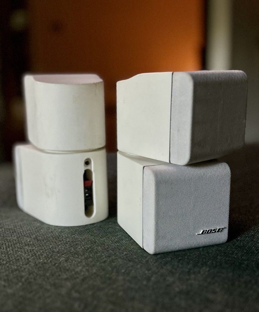 Bose Lifestyle 5 Music System - includes remote & 2 cube speaker arrays